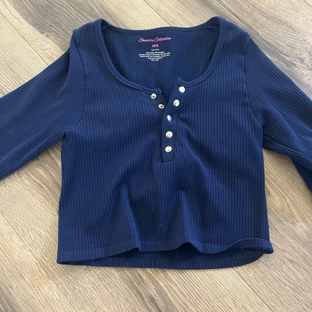 SUZETTE COLLECTION long sleeve ribbed snap henley crop top